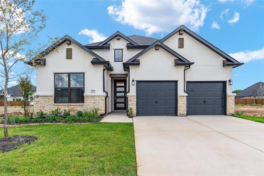 844 Mountain Aloe Drive, Fort Worth, TX 76247