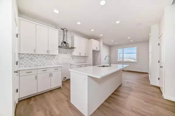 367 Sora BLVD SE, Calgary, AB T3S 0M4