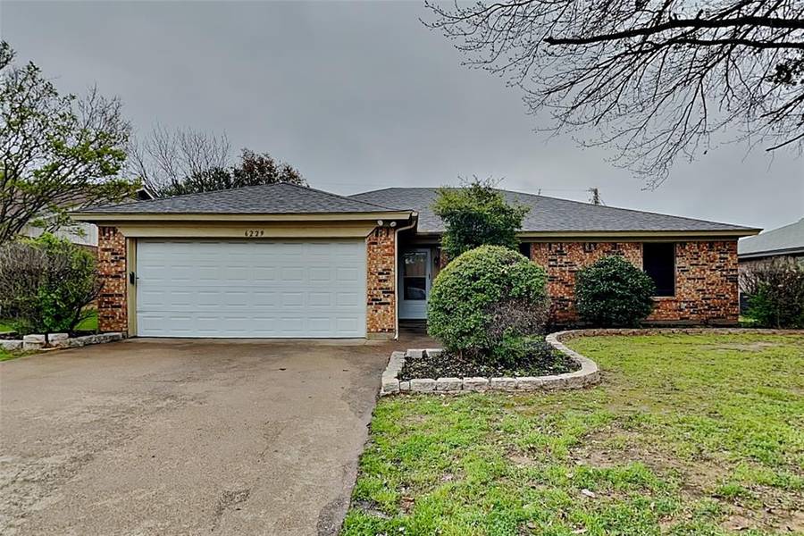 6229 Hott Springs Drive, Arlington, TX 76001