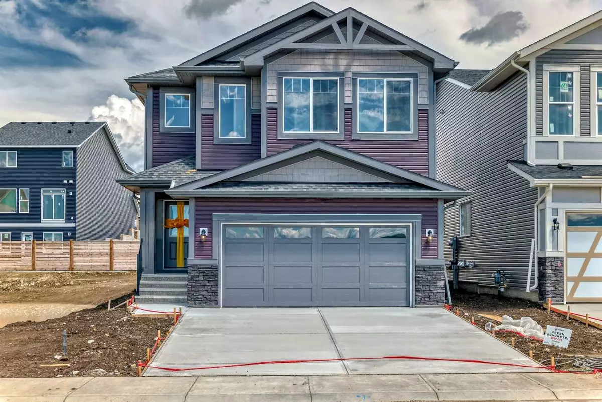 Calgary, AB T3P 1H9,482 LUCAS WAY NW