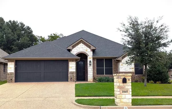 1045 Anna Circle, Granbury, TX 76048