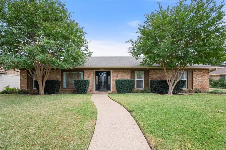 1606 Delta Drive, Arlington, TX 76012