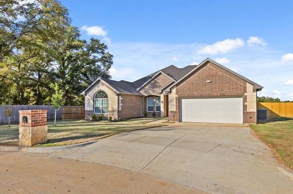 Euless, TX 76040,310 Oakwood Drive