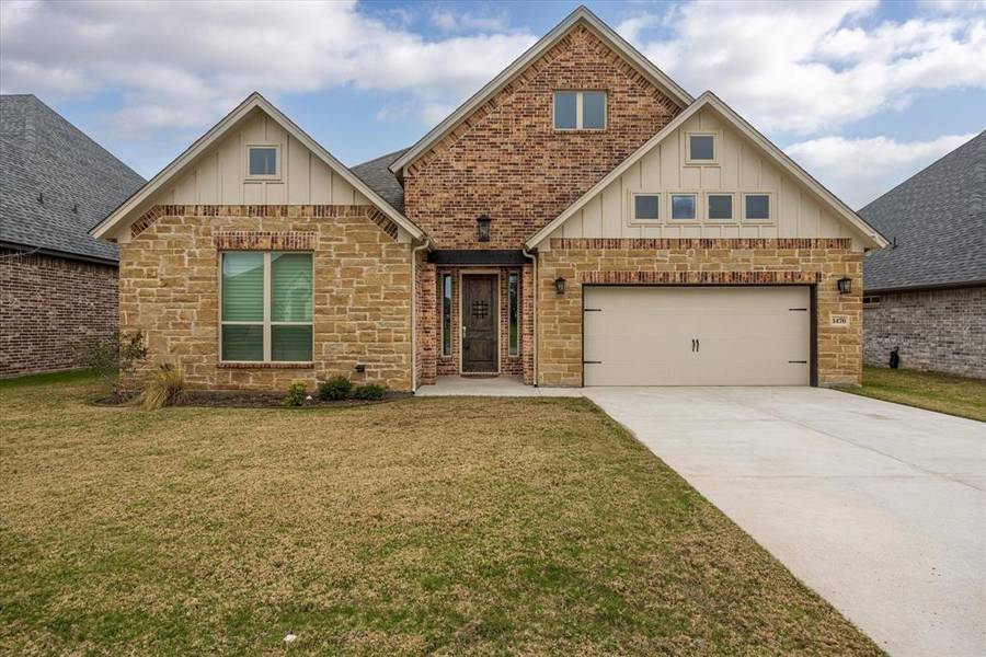 1476 Highland Park Circle, Granbury, TX 76048