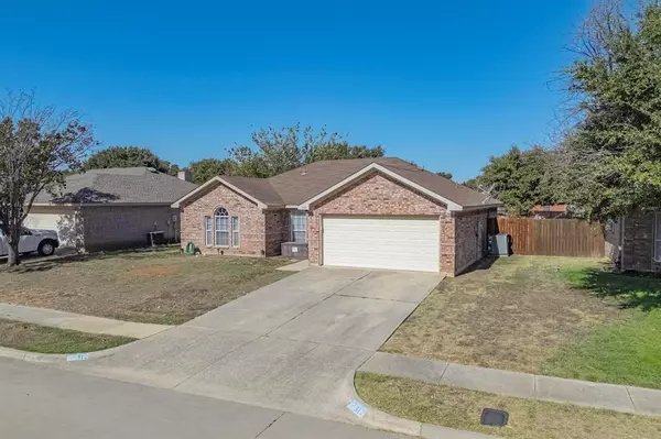 Saginaw, TX 76179,312 Willowstone Trail