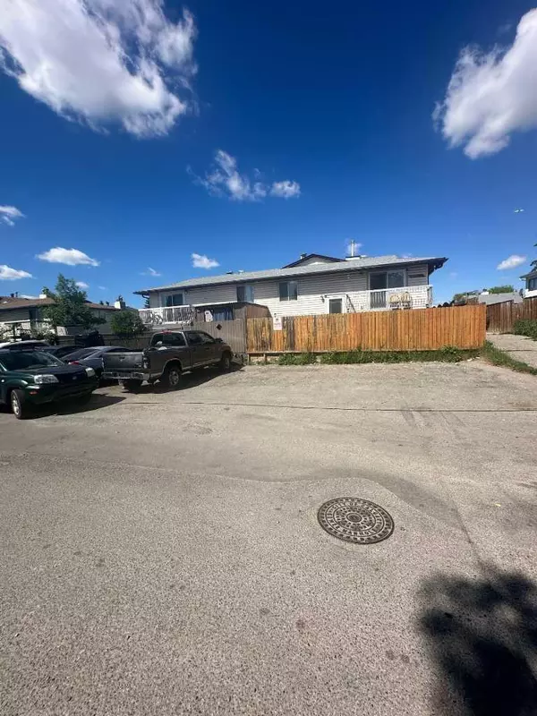 Calgary, AB T2A 5E7,1404 43 ST SE #A,B,C,D