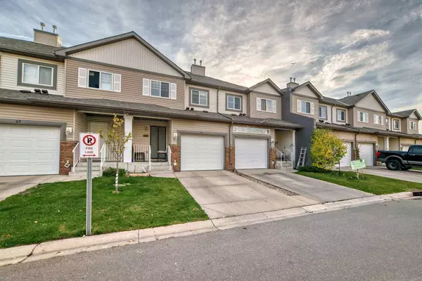 Calgary, AB T3J 5L1,56 Saddletree CT NE