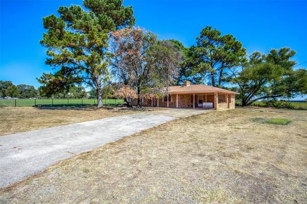 1311 S Highway 377, Pilot Point, TX 76258