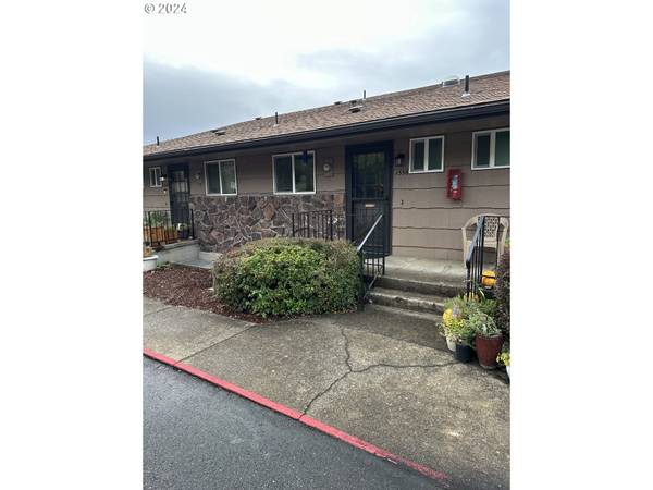 Roseburg, OR 97470,1356 SE COURT AVE