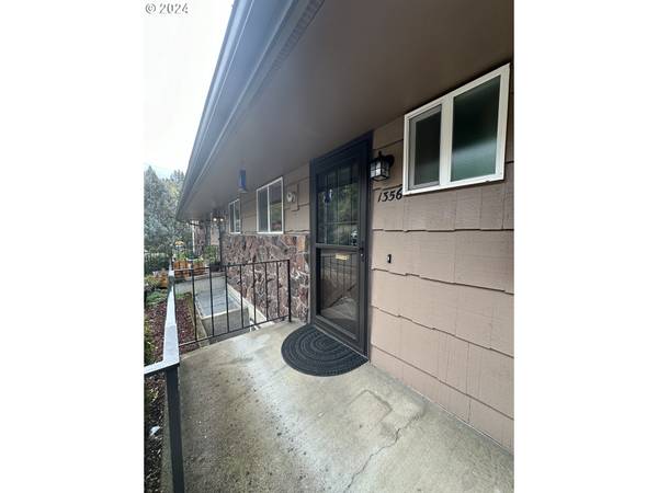 Roseburg, OR 97470,1356 SE COURT AVE