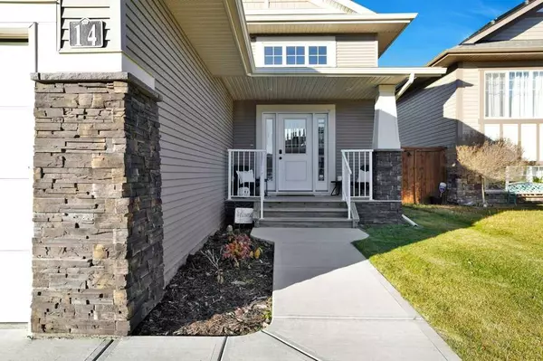 Red Deer, AB T4P 0W5,14 Travis Close