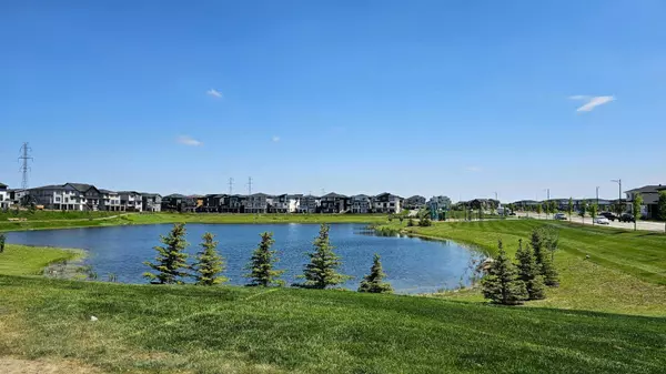 Chestermere, AB T1X 2T8,13 Waterford GLN