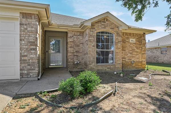 Burleson, TX 76028,812 Redbud Road