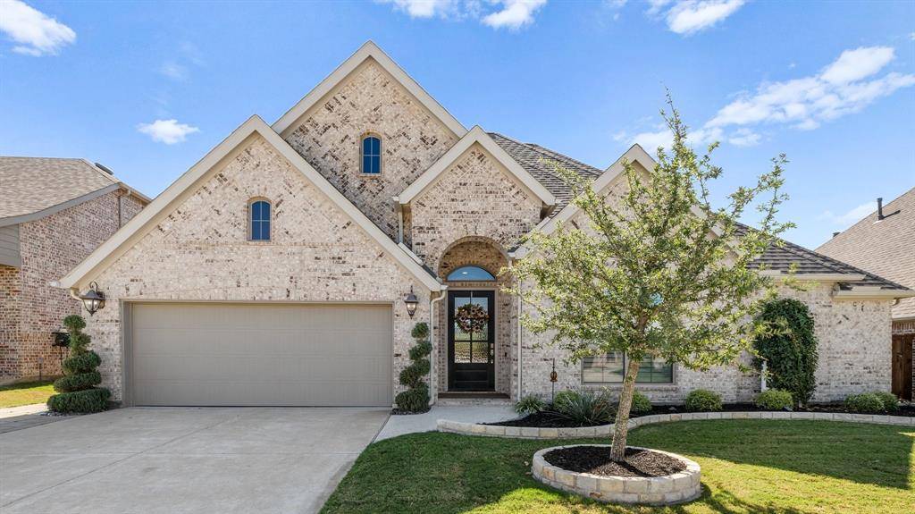 1112 Bluestem Drive, Aubrey, TX 76227