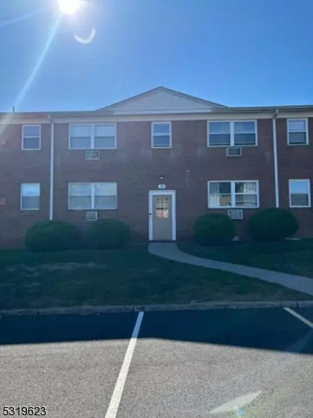 32 Knox Terrace #2D, Wayne Twp., NJ 07470