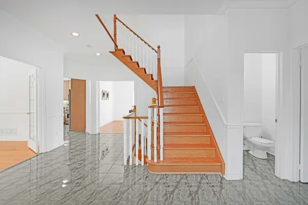 260 Roselawn DR, Vaughan, ON L4H 1A2