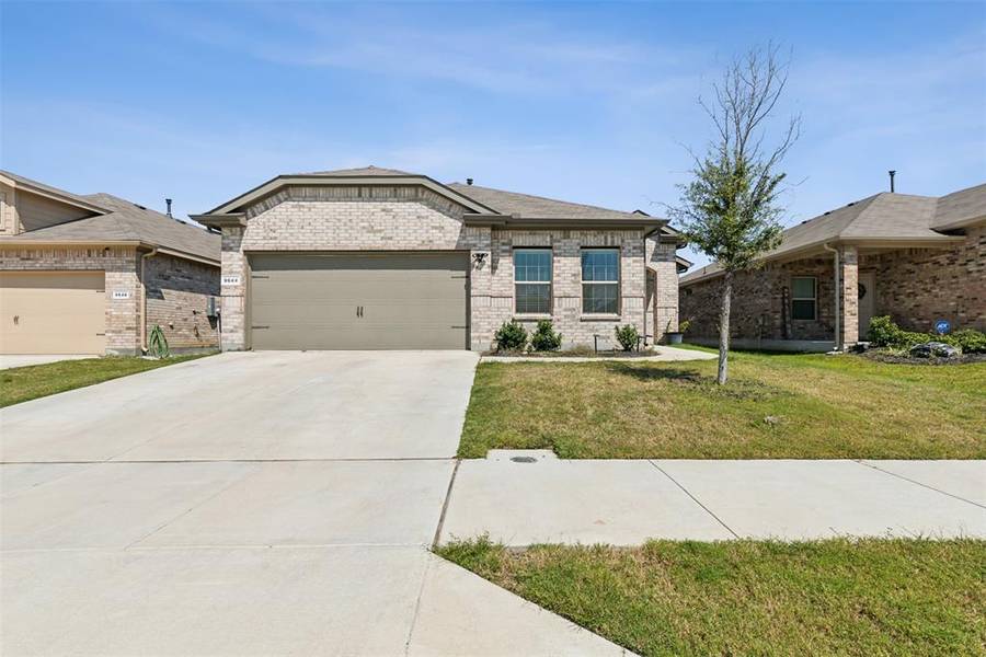 9644 Calhoun Falls Drive, Fort Worth, TX 76108