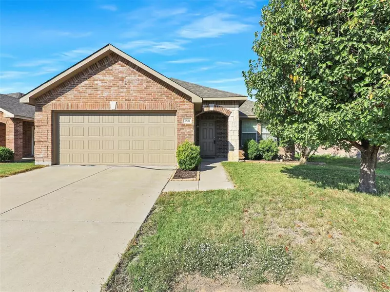 1821 Nightingale Drive, Aubrey, TX 76227