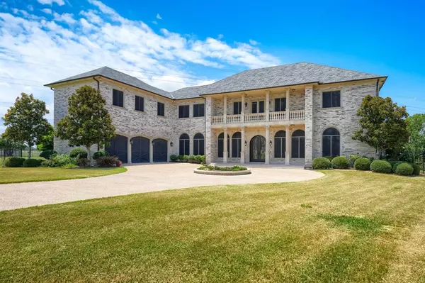 327 Sedona Falls Drive, Sunnyvale, TX 75182