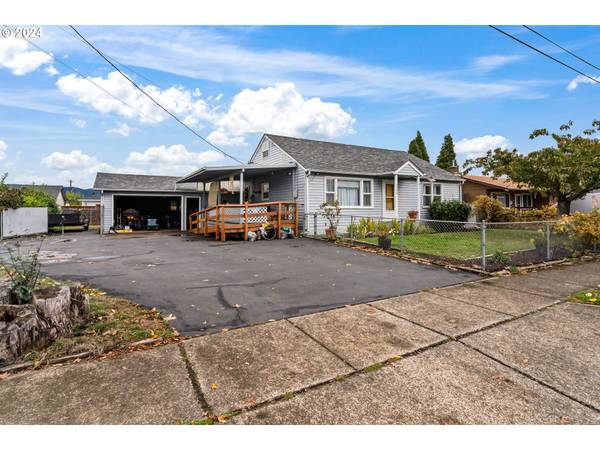 3800 E ST, Springfield, OR 97478