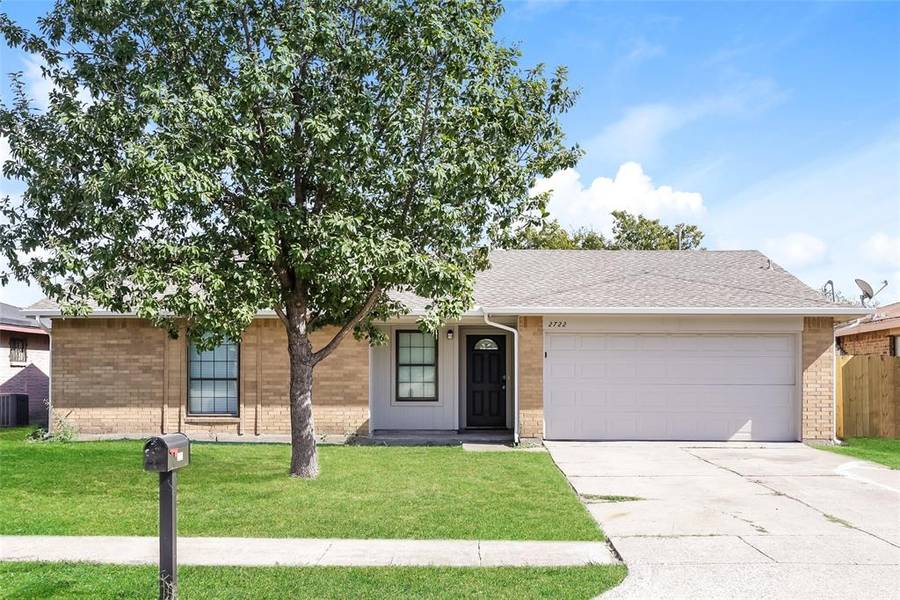 2722 Pebble Beach Drive, Lancaster, TX 75134