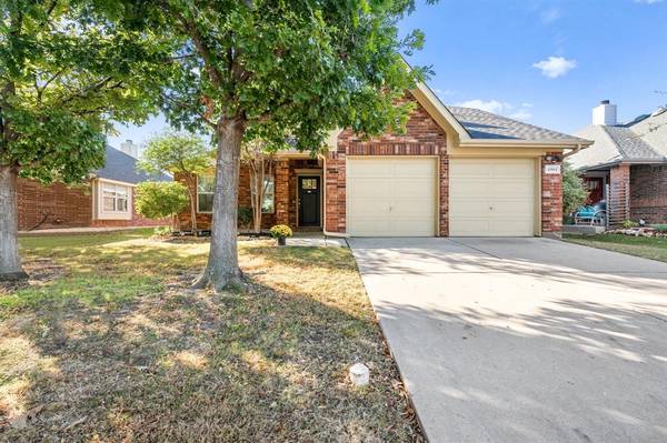 4964 Ambrosia Drive, Fort Worth, TX 76244