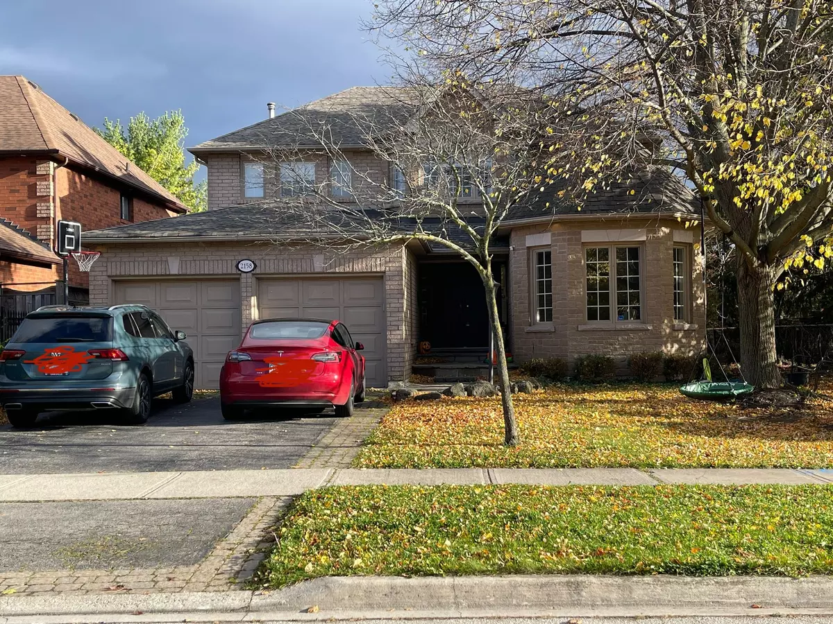 Oakville, ON L6M 3J7,2158 Brays LN