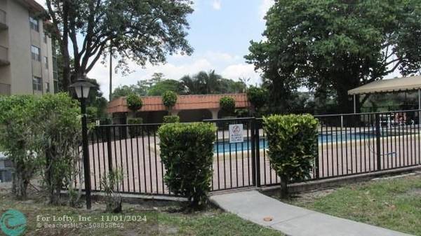 6001 N Falls Circle Dr  #203,  Lauderhill,  FL 33319