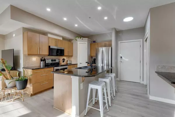 Calgary, AB T2T 3T5,2307 14 ST SW #310