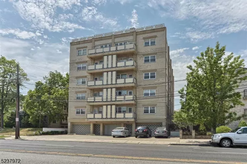 795 Avenue C #2 -C, Bayonne City, NJ 07002