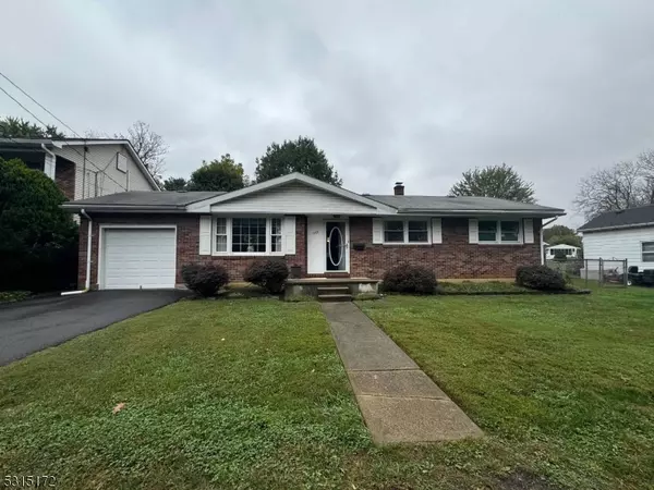 1053 Grand St, Phillipsburg Town, NJ 08865