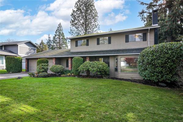 797 Kona Cres, Saanich, BC V8X 4N9