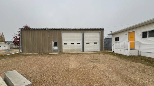 311 3rd AVE East, Hanna, AB T0J 1P0