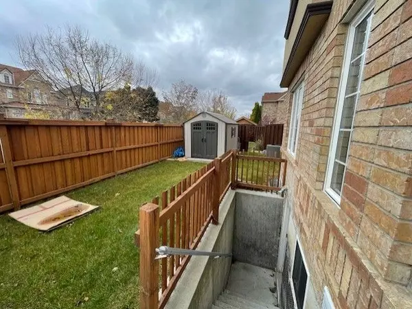 Mississauga, ON L5V 3B9,872 Bethany CRES E #BSMT