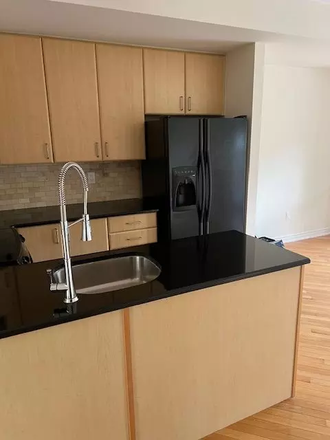 Mississauga, ON L5M 7Z7,3891 Eglinton AVE W