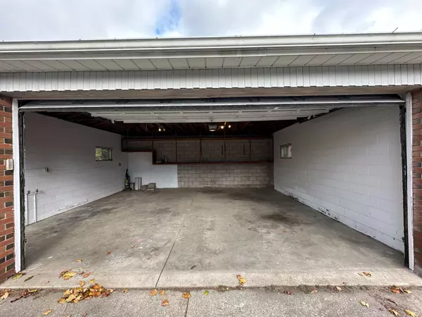 Toronto W04, ON M6E 4P5,999 Caledonia RD #Garage