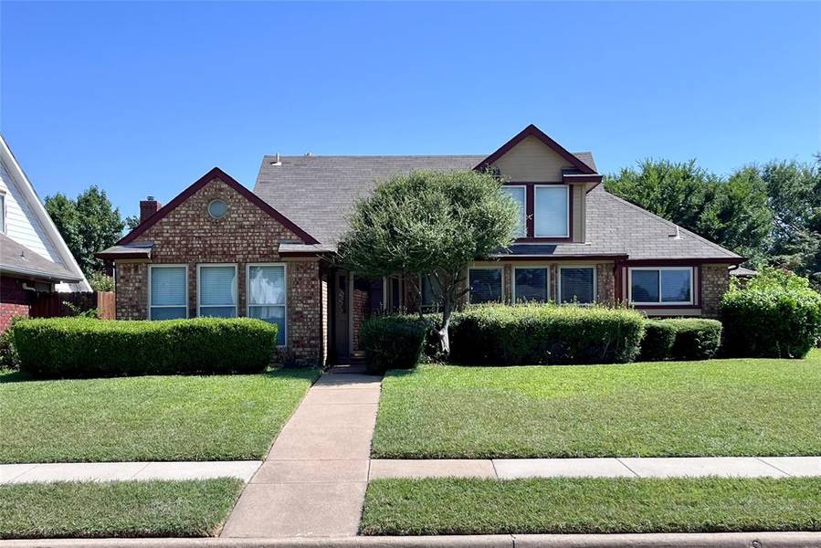 2766 Claremont Drive, Grand Prairie, TX 75052