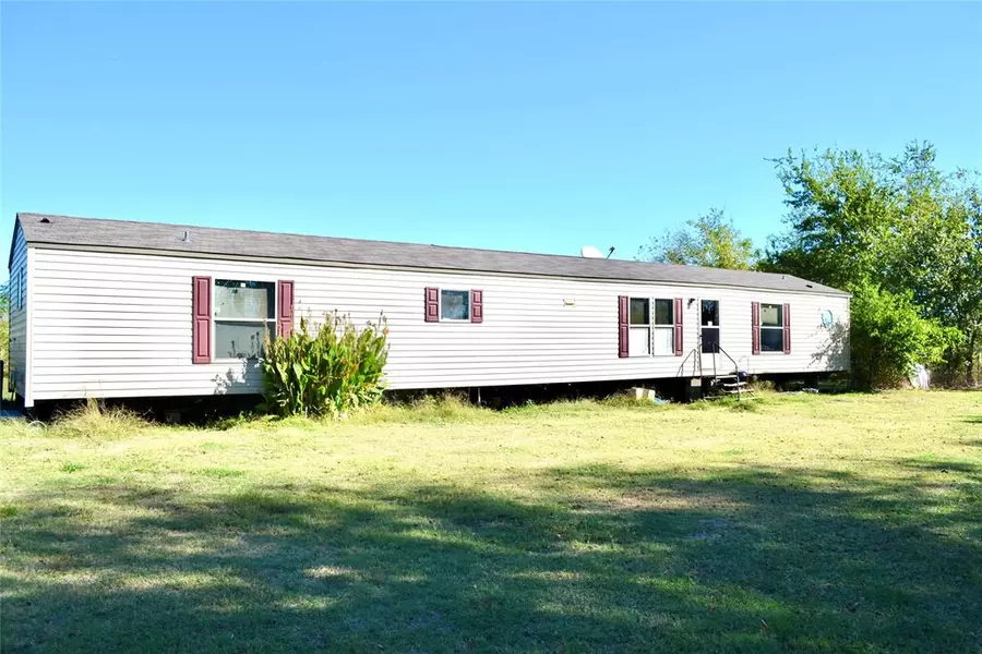 824 Vz County Road 3418, Wills Point, TX 75169