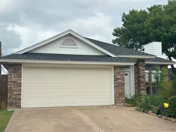 6505 Knottingham Drive, Arlington, TX 76001