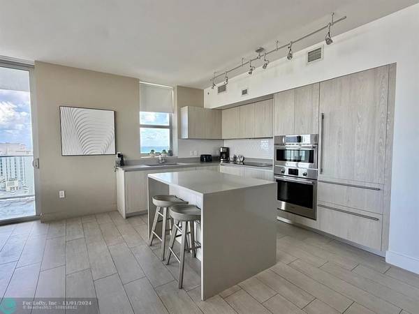 Hollywood, FL 33019,4010 S Ocean Dr  #R2401