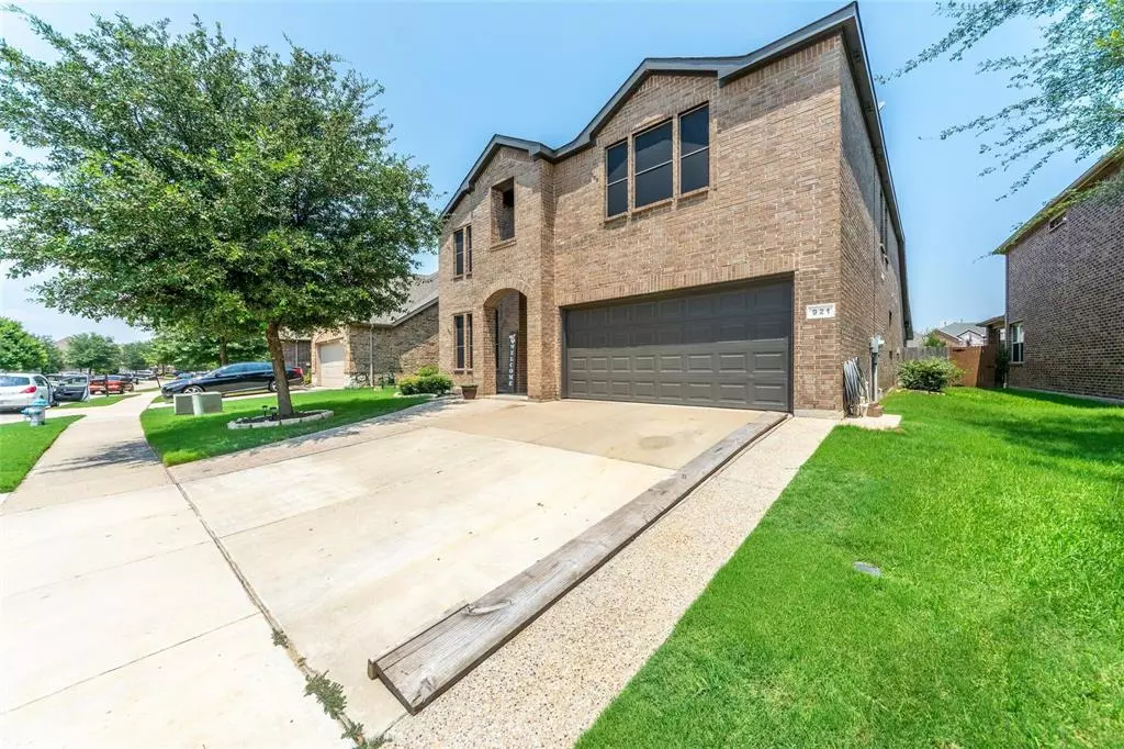 Little Elm, TX 75068,921 Lake Grove Drive