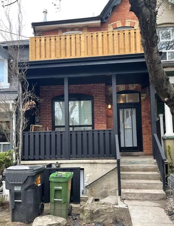 293 Euclid AVE #302, Toronto C01, ON M6J 2K1