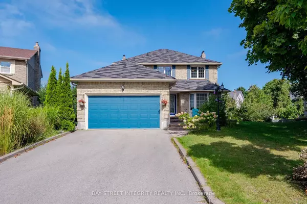 22 Hawley CRES, Whitby, ON L1N 6V9