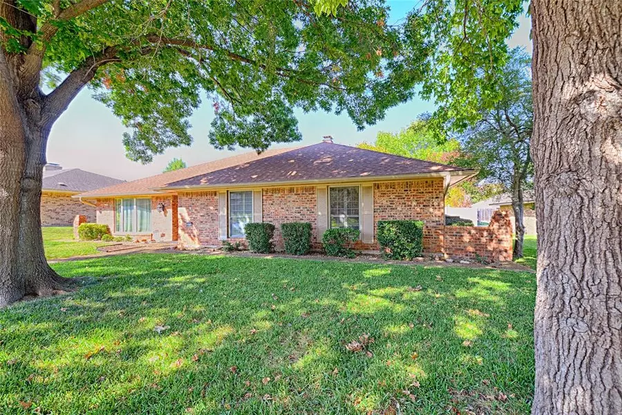 215 Meadowlark Lane, Duncanville, TX 75137