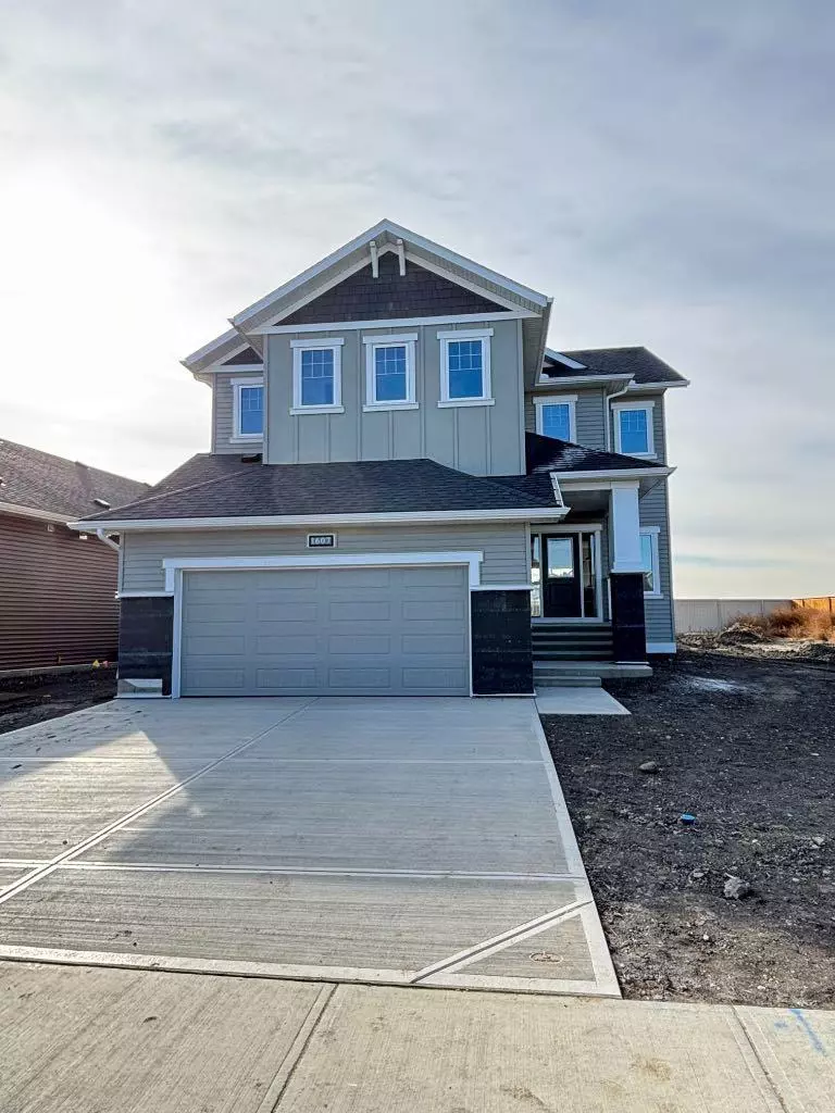 Airdrie, AB T4B 5K6,1607 Baywater ST Southwest