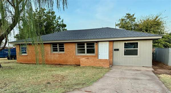 404 S 19th Street, Clinton, OK 73601