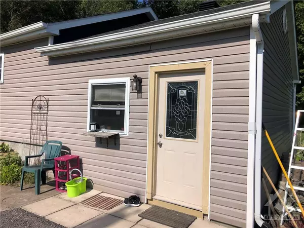 Brockville, ON K0G 1R0,6475 CTY RD 15 RD