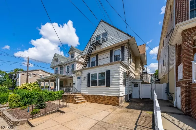 153 Chilton St. UNIT 3, Elizabeth City, NJ 07202