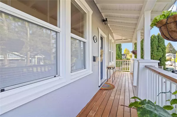 Victoria, BC V8R 4H5,2949 Shakespeare St