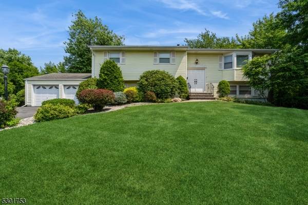 4 Marlow Rd, East Brunswick Twp., NJ 08816